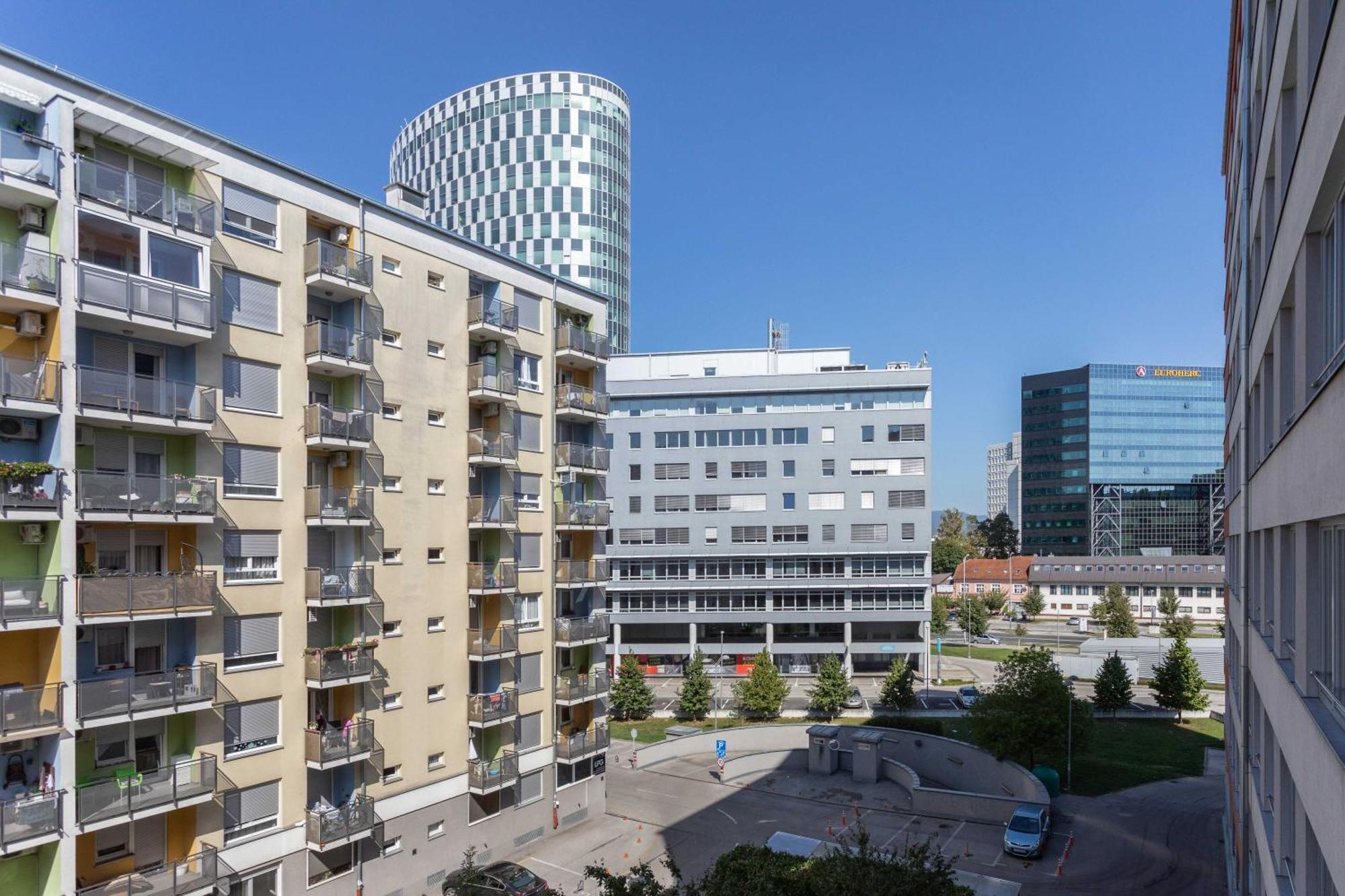 Appartement Sunny 1Bdr With Balcony & Parking à Zagreb Extérieur photo
